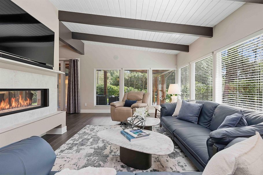 672 E St James Road North Vancouver, BC - 14