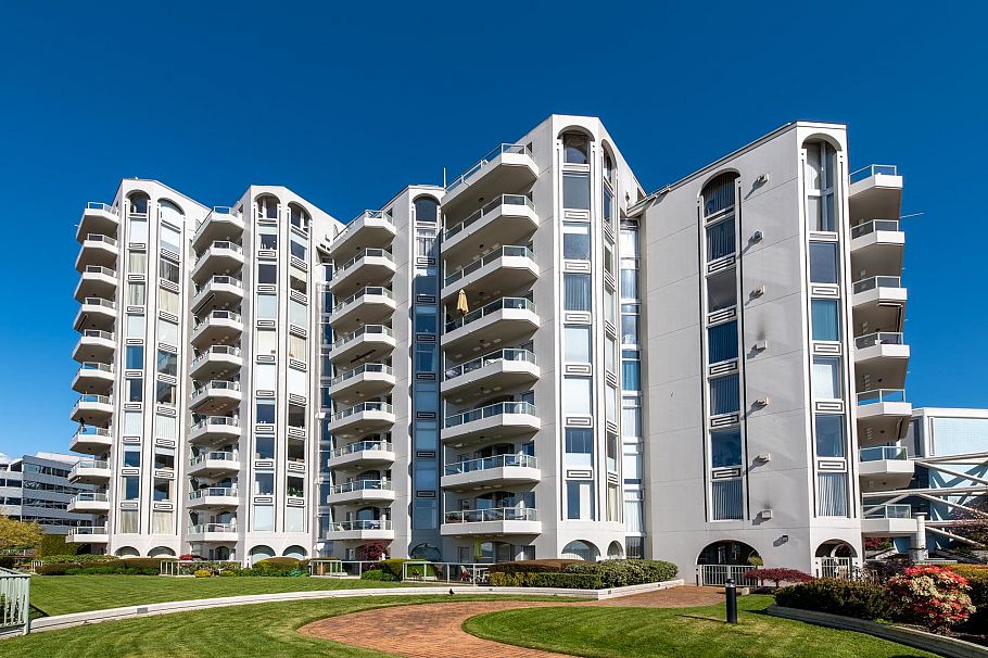 302 168 Chadwick Court North Vancouver, BC - 33