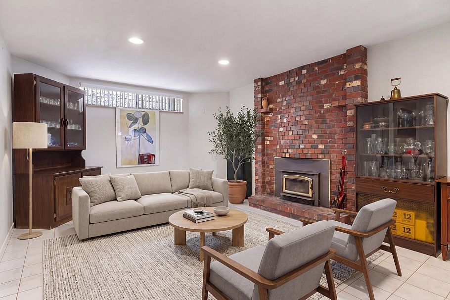 547 Tempe Crescent North Vancouver, BC - 18