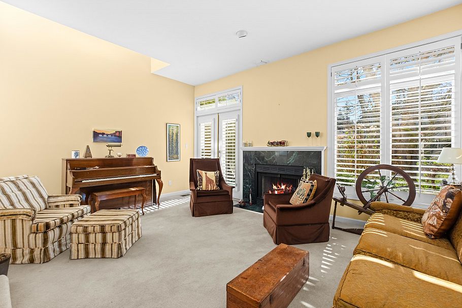 4367 W 15th Avenue Vancouver, BC - 2