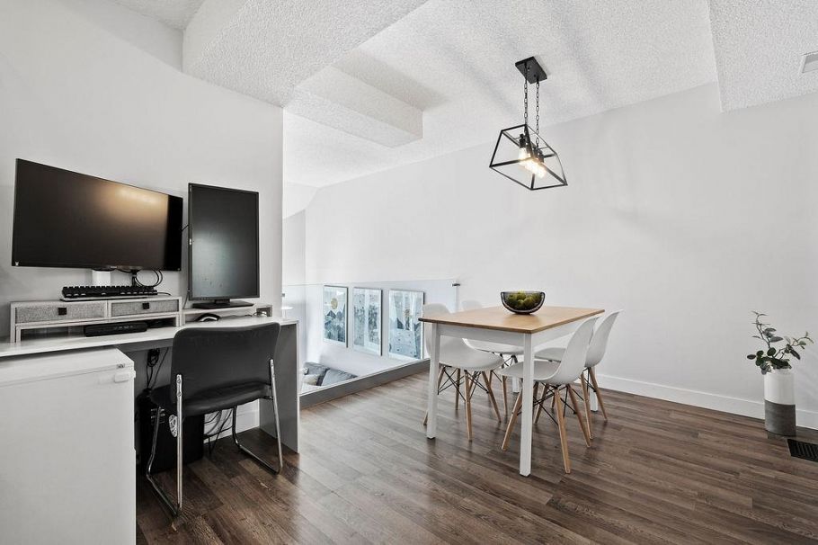 26 230 W 15th Street North Vancouver, BC - 11