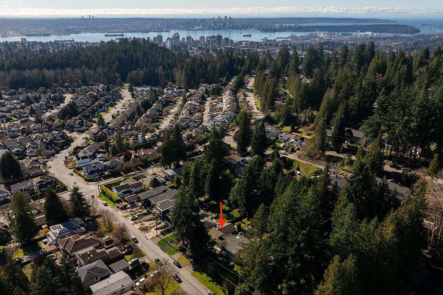 3015 Royal Avenue North Vancouver, BC - 34