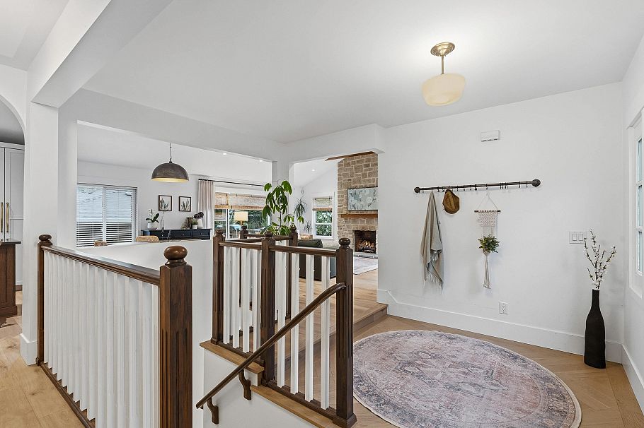 1335 Ridgewood Drive North Vancouver, BC - 4