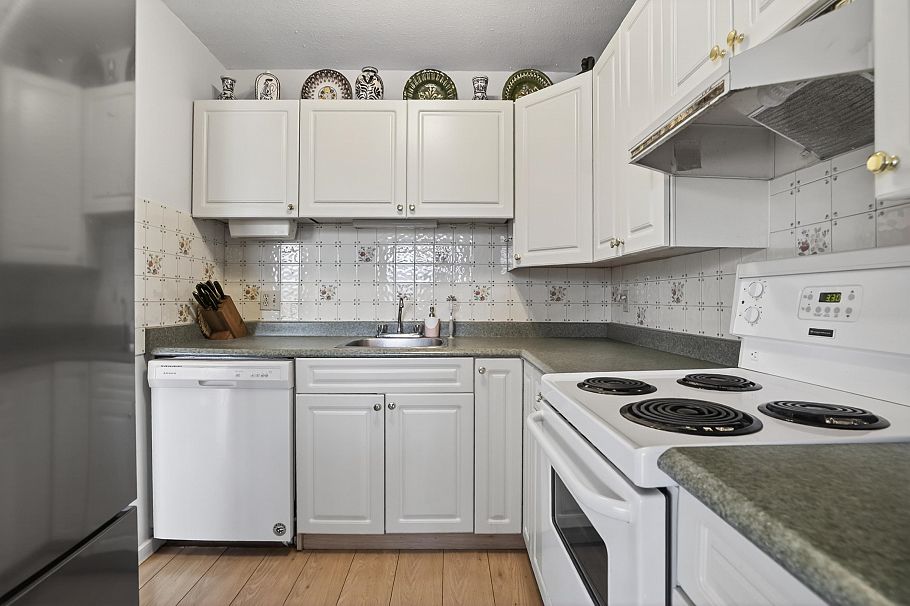 1105 701 W Victoria Park North Vancouver, BC - 13