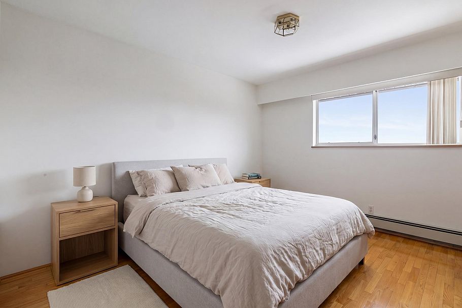 547 Tempe Crescent North Vancouver, BC - 16