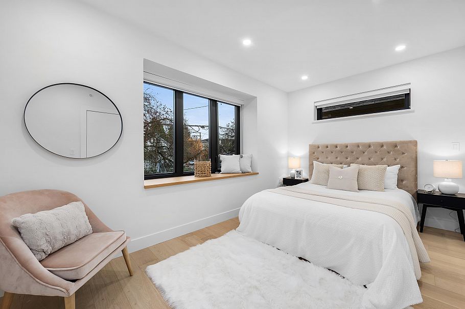 1 4889 Moss Street Vancouver, BC - 31