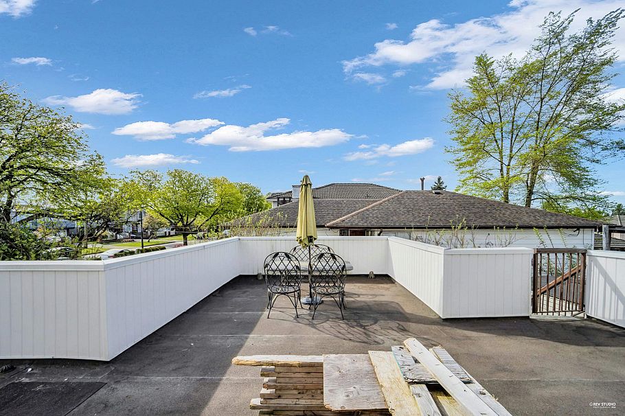 3088 School Avenue Vancouver, BC - 18