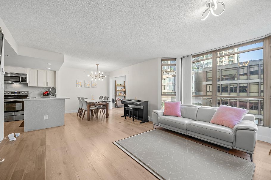 706 867 Hamilton Street Vancouver, BC - 2