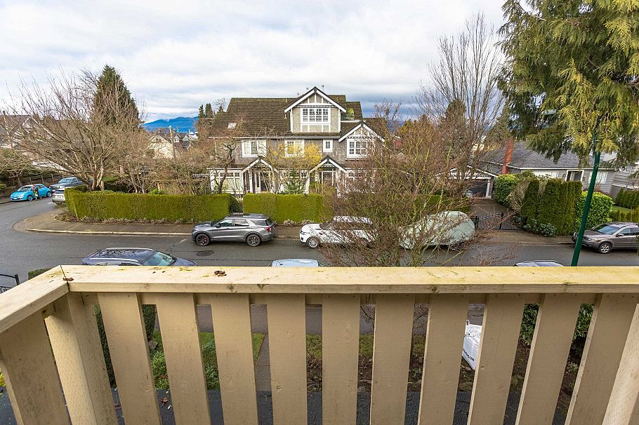 3086 W 2nd Avenue Vancouver, BC - 13