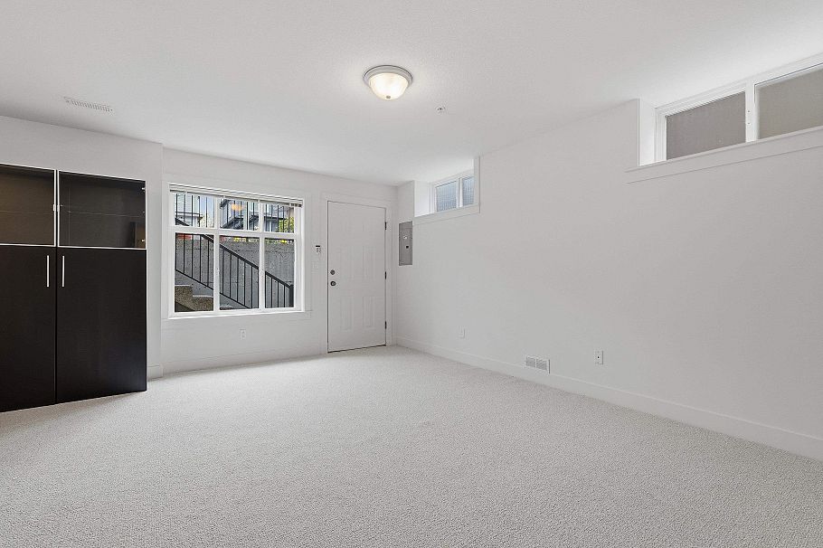 2761 E 53rd Avenue Vancouver, BC - 30