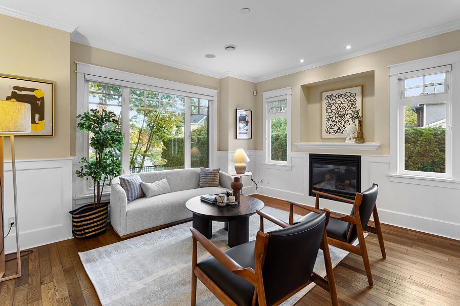 3895 W 23rd Avenue Vancouver, BC - 4