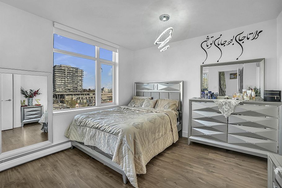 802 158 W 13th Street North Vancouver, BC - 24