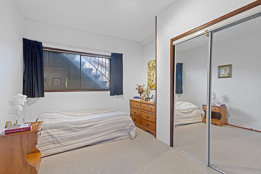 2225 E 35th Avenue Vancouver, BC - 24