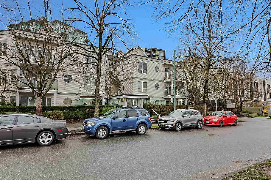 64 2727 E Kent Avenue North Vancouver, BC - 25
