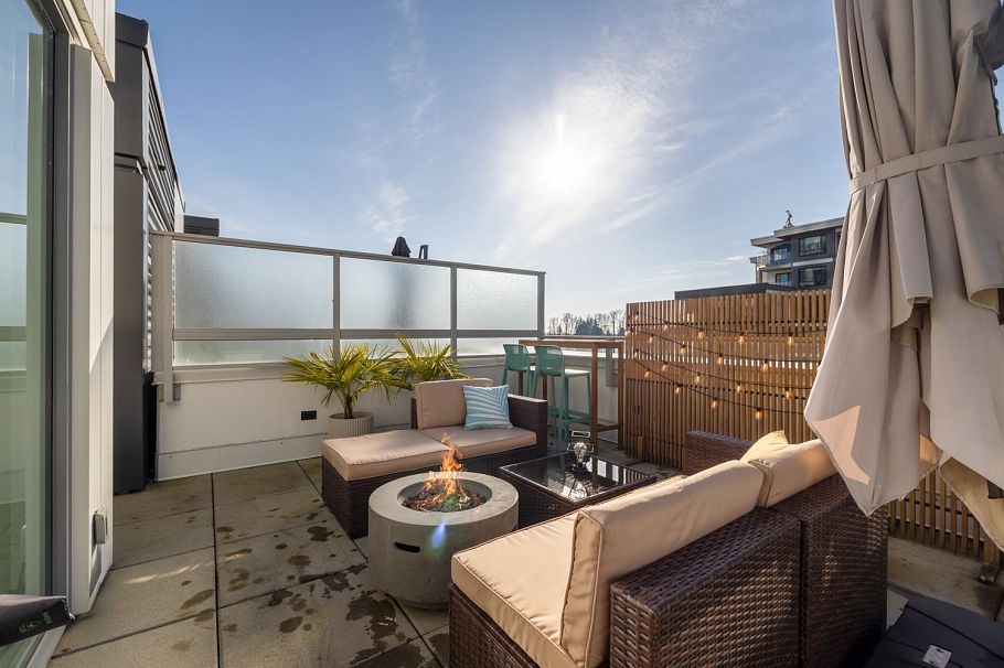 3 8693 Oolichan Way Vancouver, BC - 1