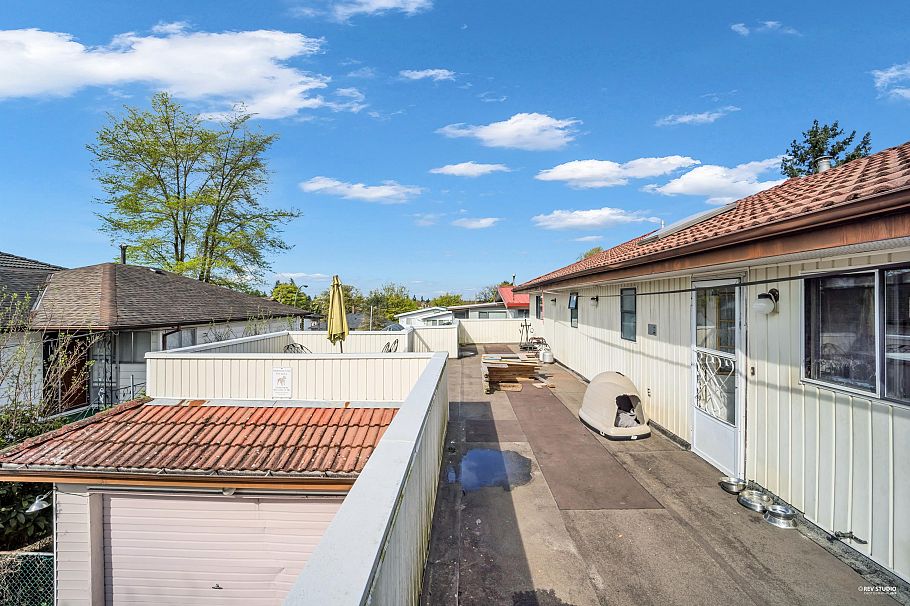 3088 School Avenue Vancouver, BC - 16