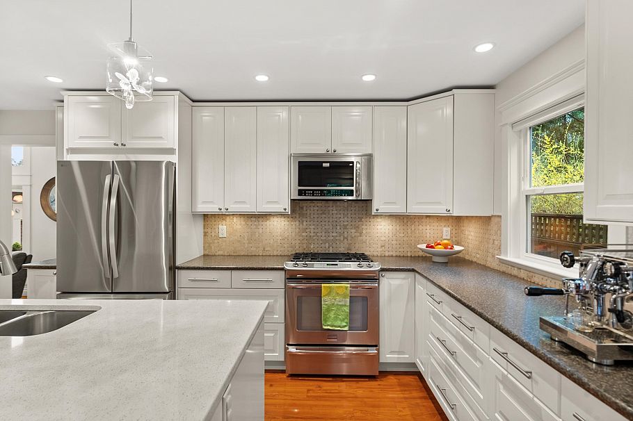 1530 Lighthall Court North Vancouver, BC - 14