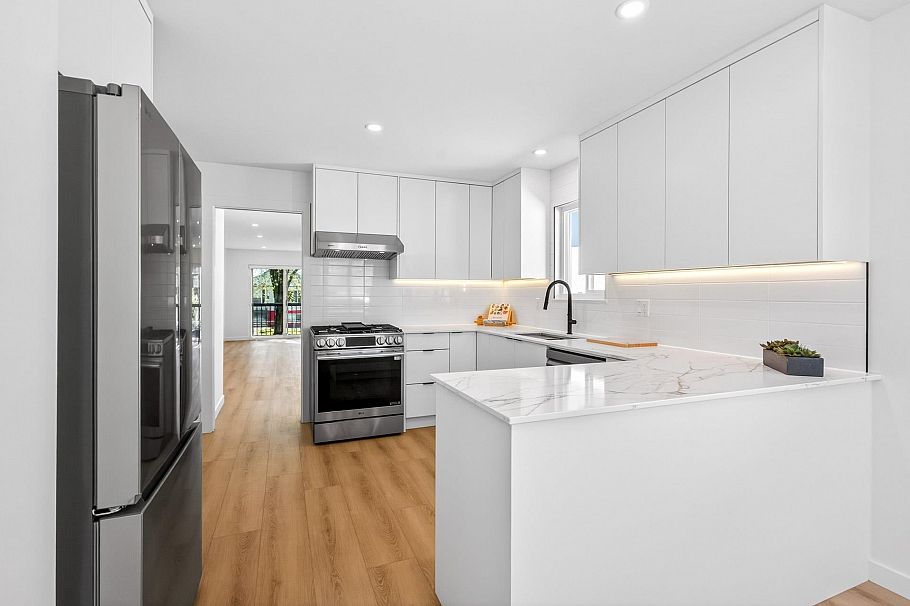 2085 Waverley Avenue Vancouver, BC - 12