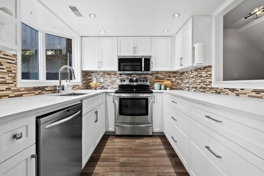 26 230 W 15th Street North Vancouver, BC - 14