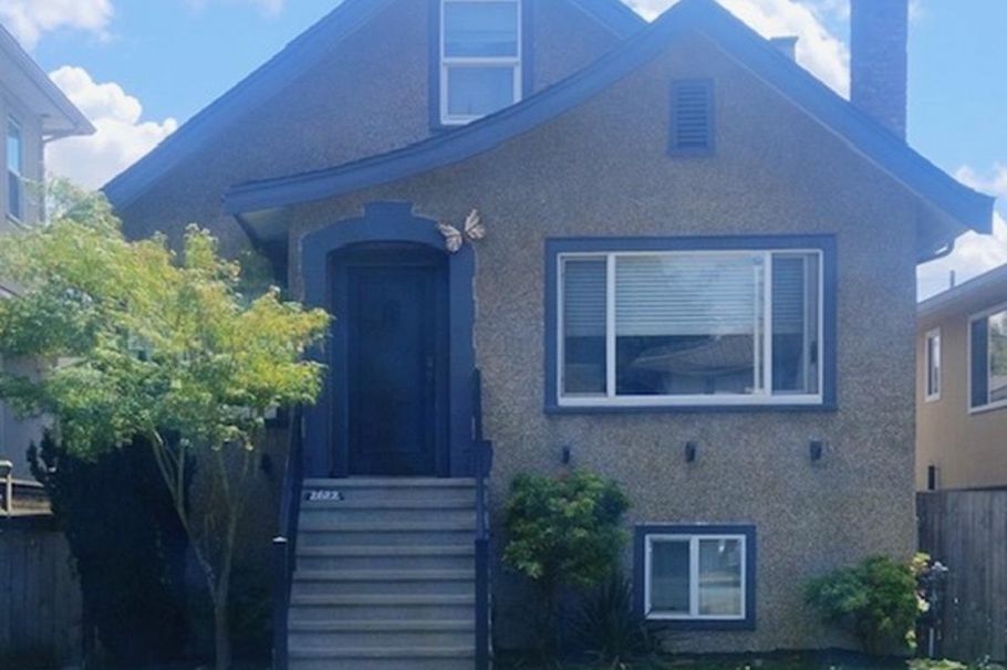 2622 Charles Street Vancouver, BC - 1
