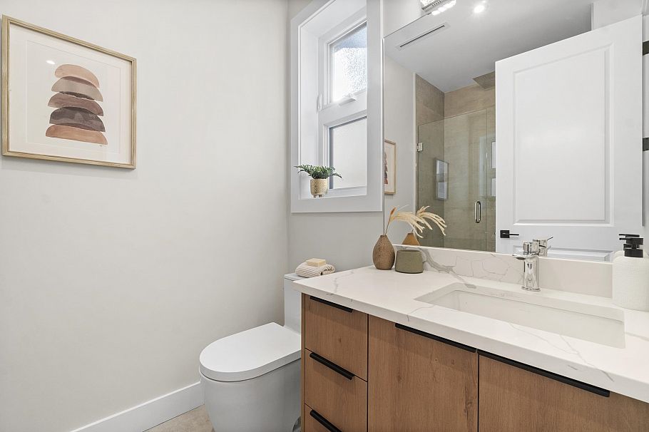 40 E 46th Avenue Vancouver, BC - 15