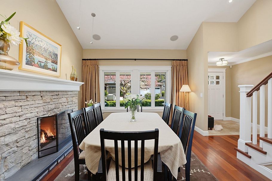 1491 Norton Court North Vancouver, BC - 3