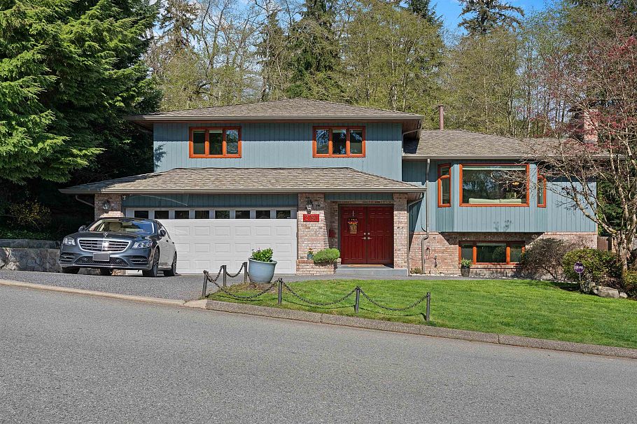 2760 Walpole Crescent North Vancouver, BC - 2
