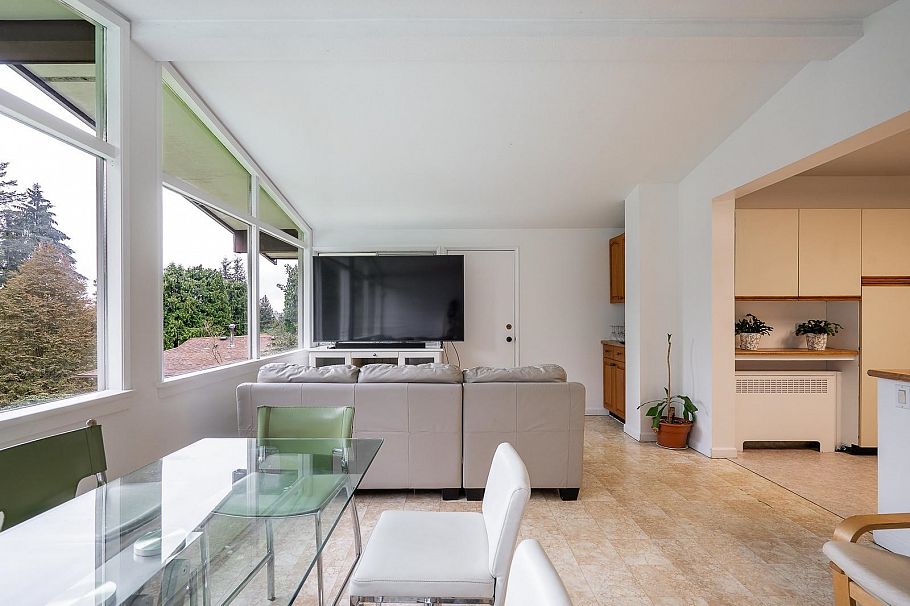 1440 Mountain Highway North Vancouver, BC - 14