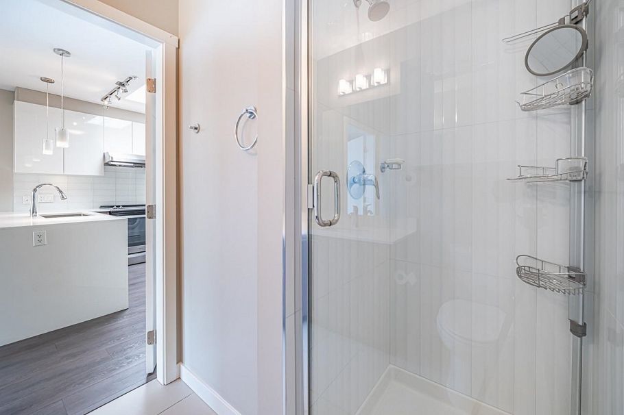 PH01 6555 Victoria Drive Vancouver, BC - 24