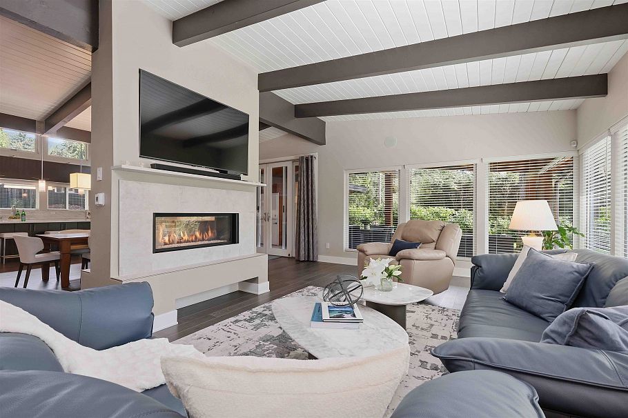 672 E St James Road North Vancouver, BC - 15