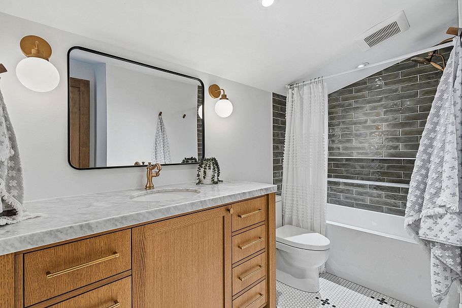 1335 Ridgewood Drive North Vancouver, BC - 24