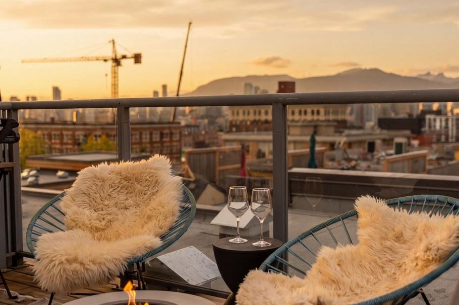 301 2688 Watson Street Vancouver, BC - 26