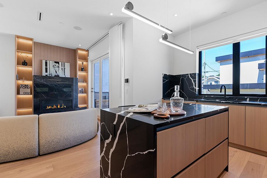 2111 E 46th Avenue Vancouver, BC - 7