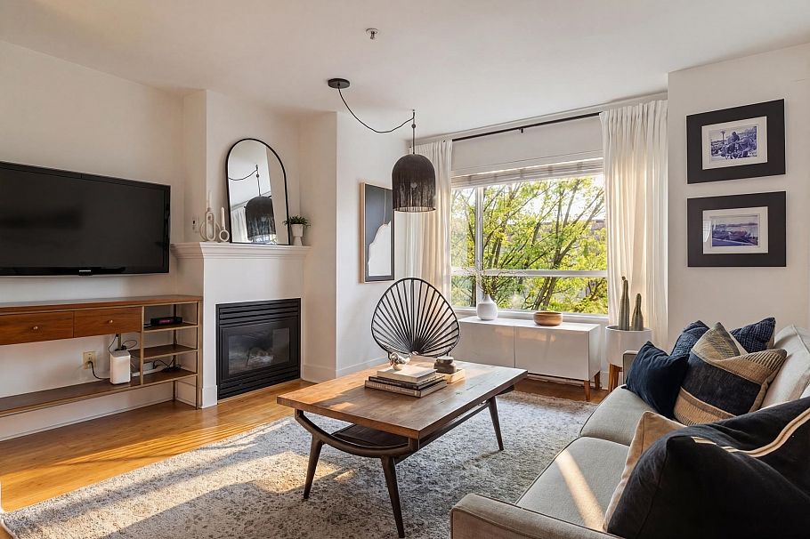 301 2688 Watson Street Vancouver, BC - 5