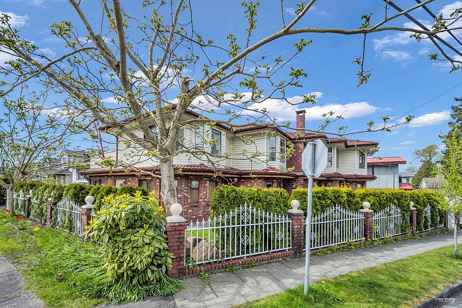 3088 School Avenue Vancouver, BC - 39