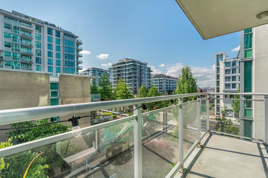 401 138 E Esplanade North Vancouver, BC - 21