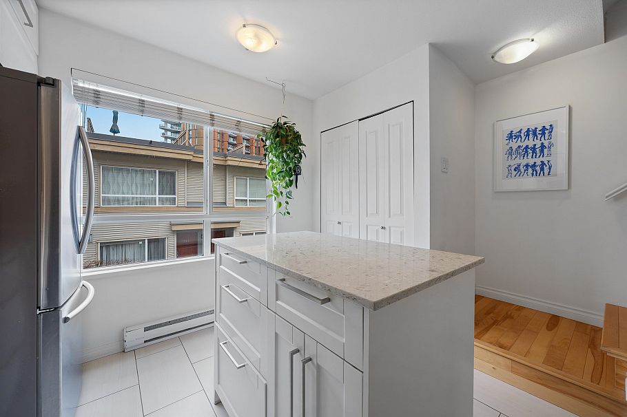 303 2688 Watson Street Vancouver, BC - 11