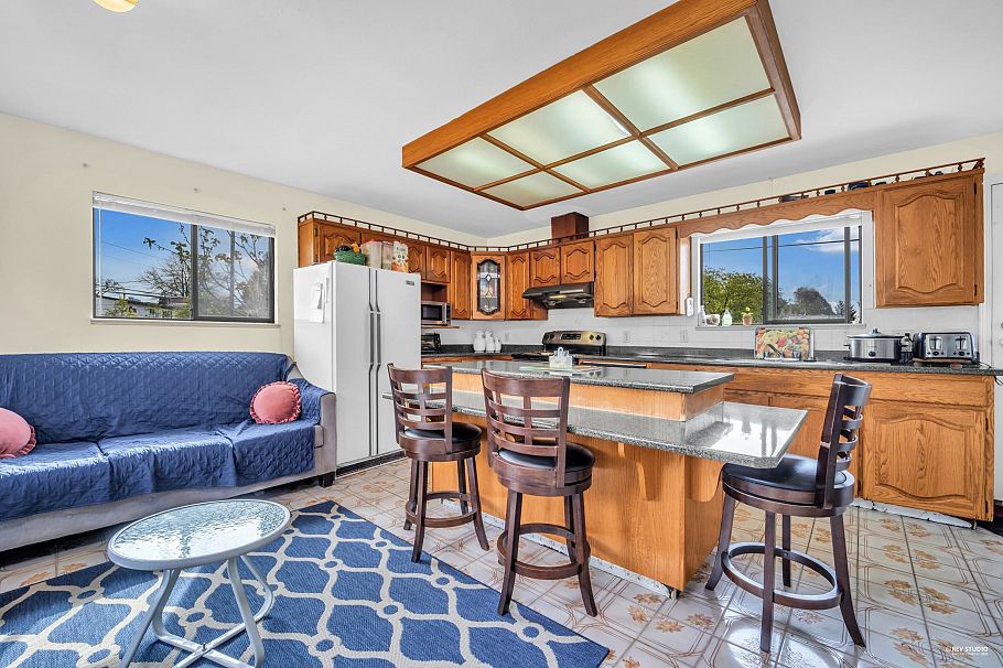 3088 School Avenue Vancouver, BC - 11