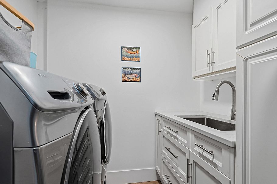 1335 Ridgewood Drive North Vancouver, BC - 28