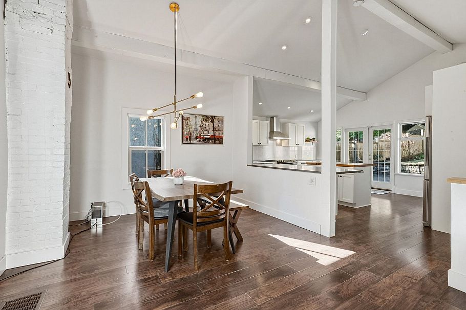 3015 Royal Avenue North Vancouver, BC - 7