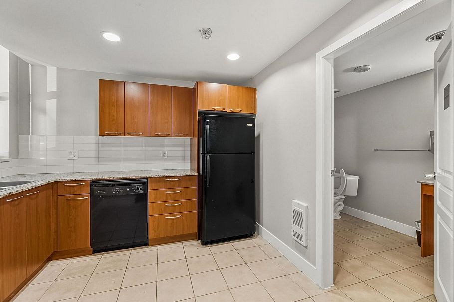 751 1483 E King Edward Avenue Vancouver, BC - 26