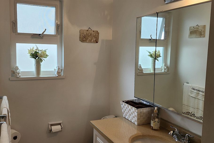 549 E 56th Avenue Vancouver, BC - 8