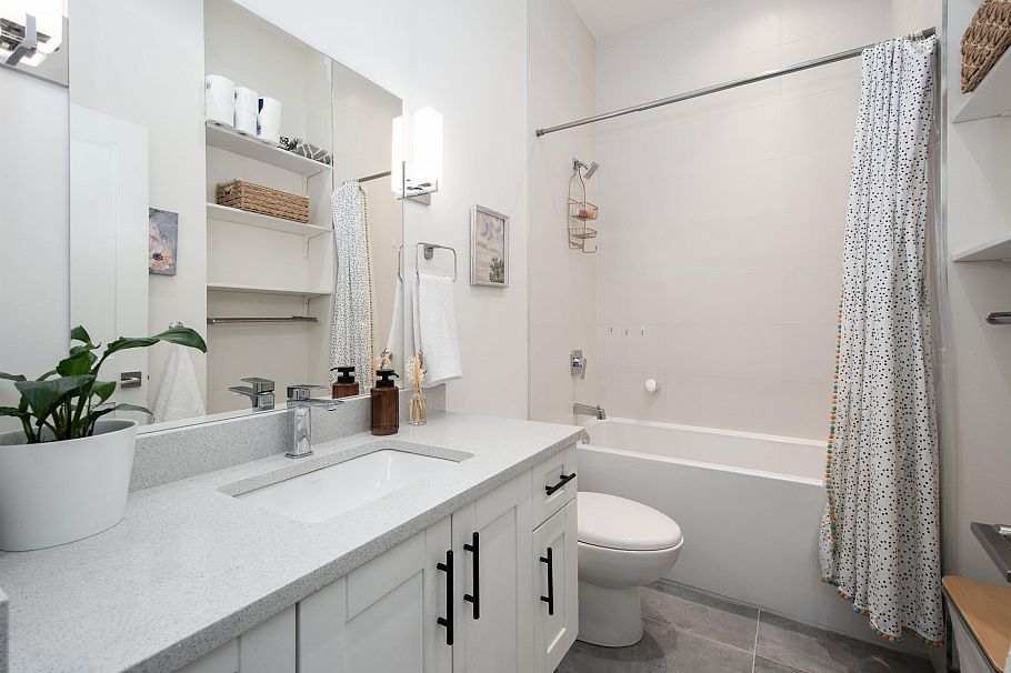 2551 Hyannis Point North Vancouver, BC - 31