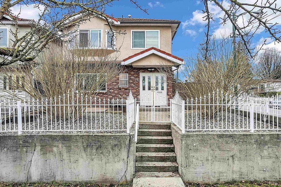 2808 Horley Street Vancouver, BC - 1