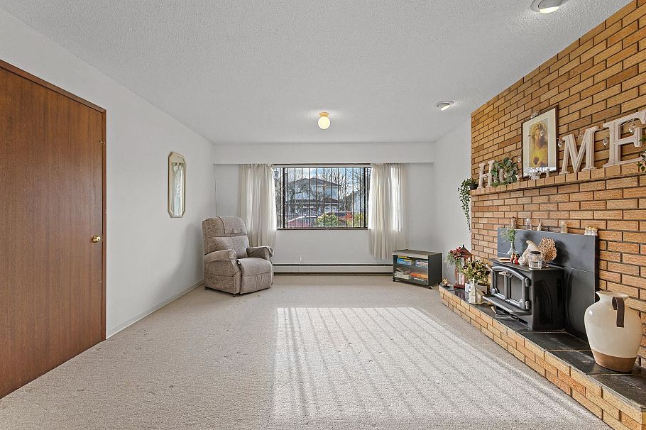 2225 E 35th Avenue Vancouver, BC - 21