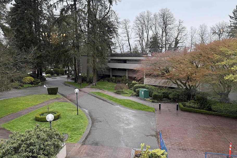 512 4900 Cartier Street Vancouver, BC - 32