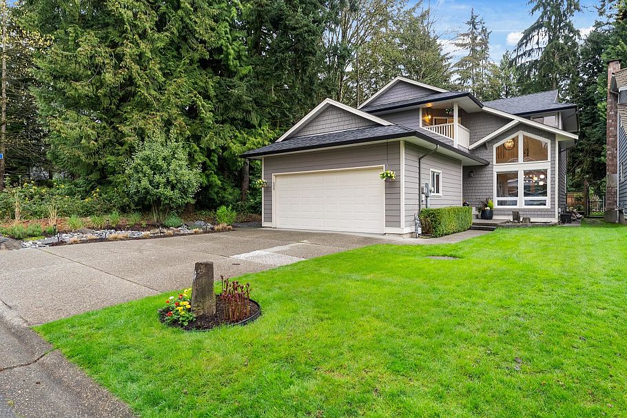 1530 Lighthall Court North Vancouver, BC - 2