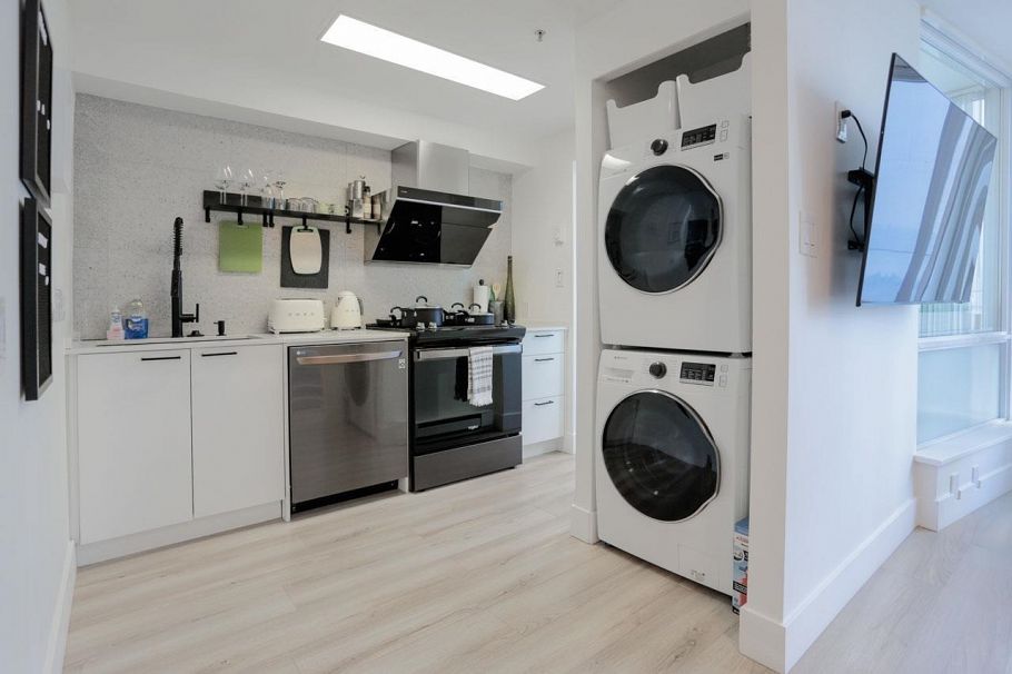 805 1166 Melville Street Vancouver, BC - 10