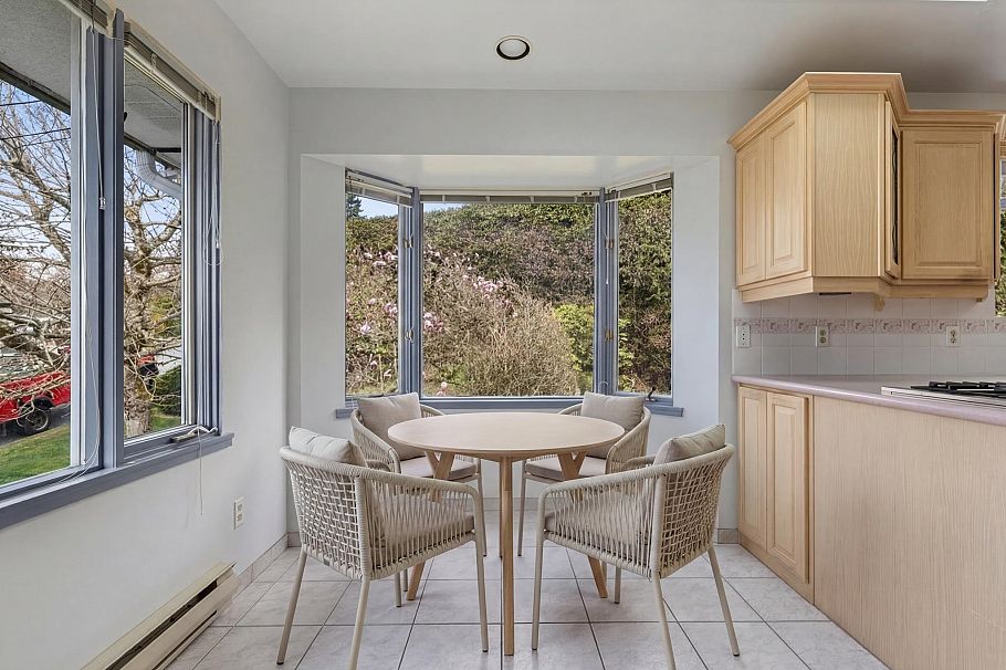 420 Monteray Avenue North Vancouver, BC - 6