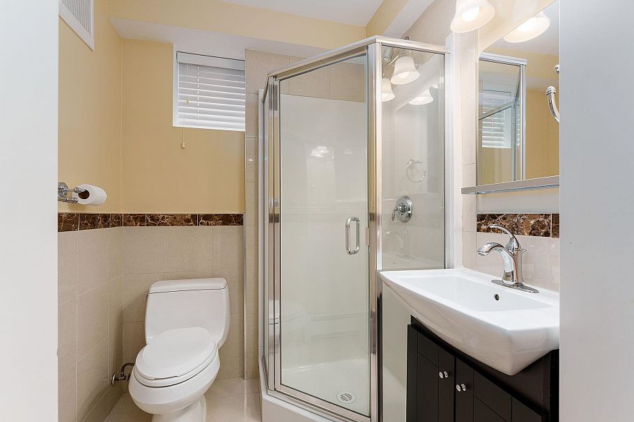 617 E 52nd Avenue Vancouver, BC - 20